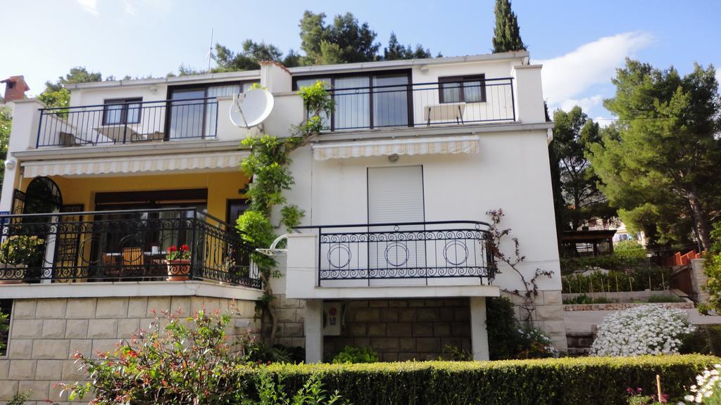 Guesthouse Apartment Bozica Bol Exterior foto