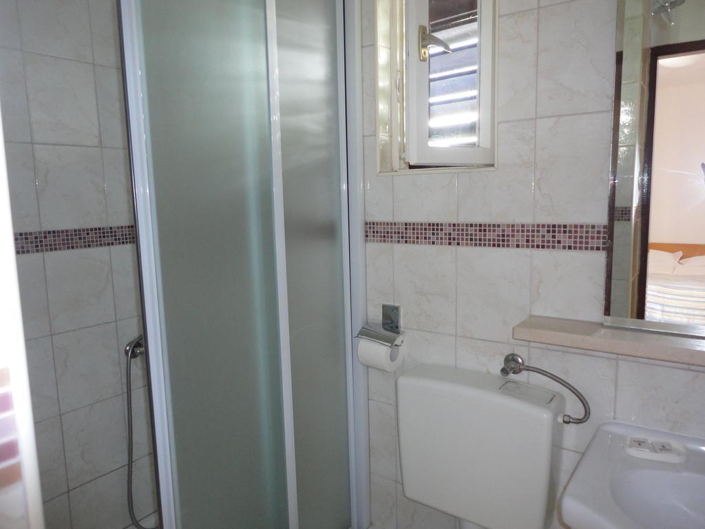 Guesthouse Apartment Bozica Bol Exterior foto
