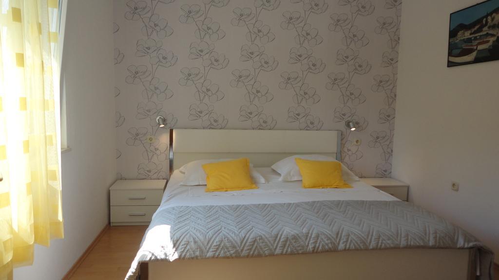 Guesthouse Apartment Bozica Bol Exterior foto